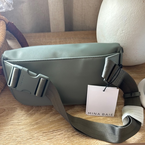 Mina Baie Roe Nylon Belt Bag - Picture 2 of 2